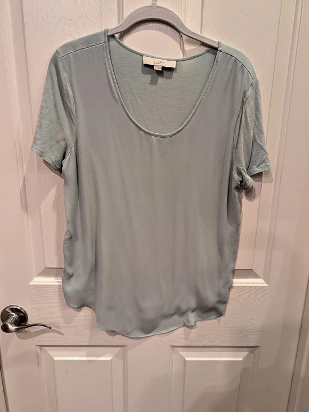 LOFT Short Sleeve Top in Green Size Medium Gently Used